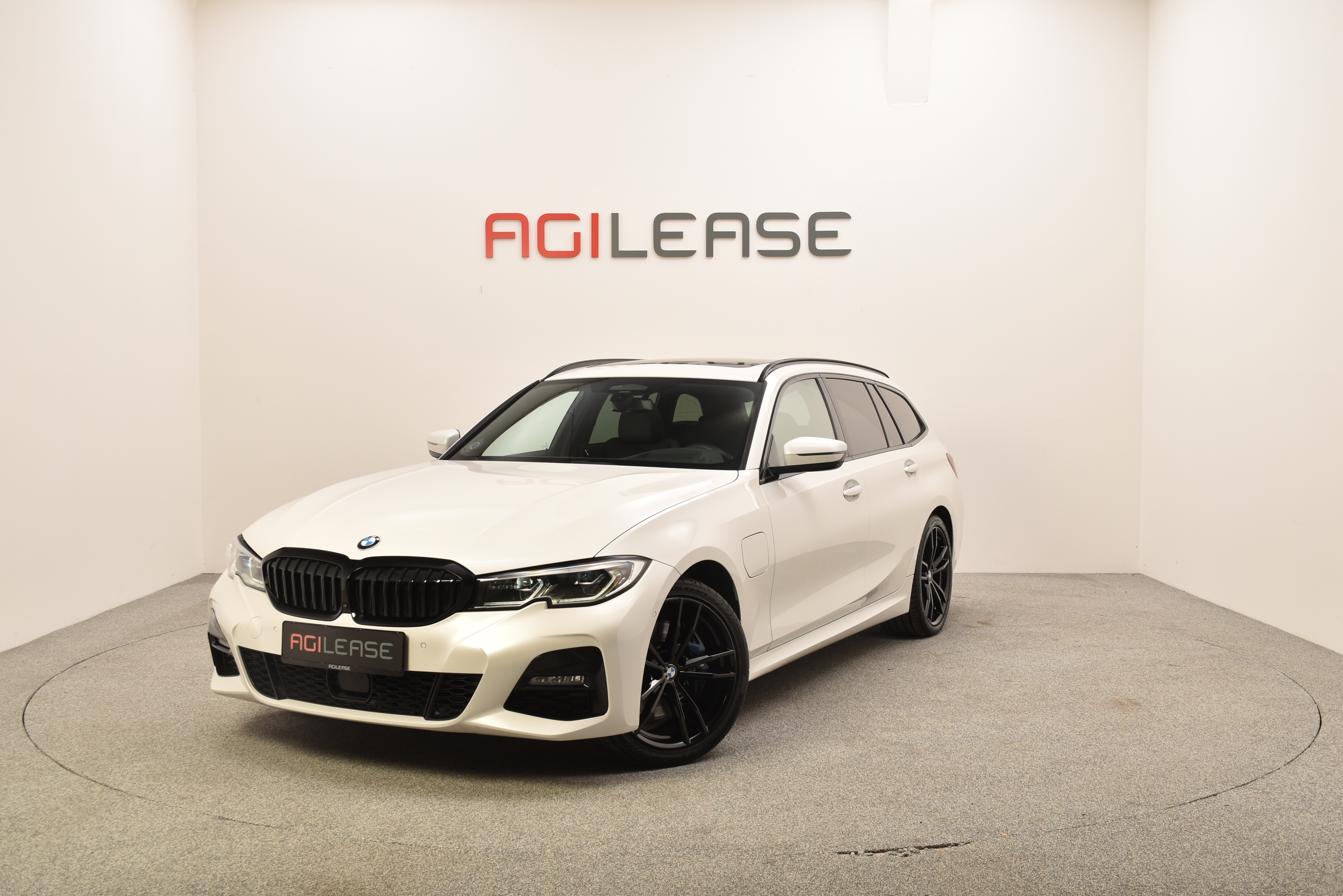 BMW 330e Touring M Sport